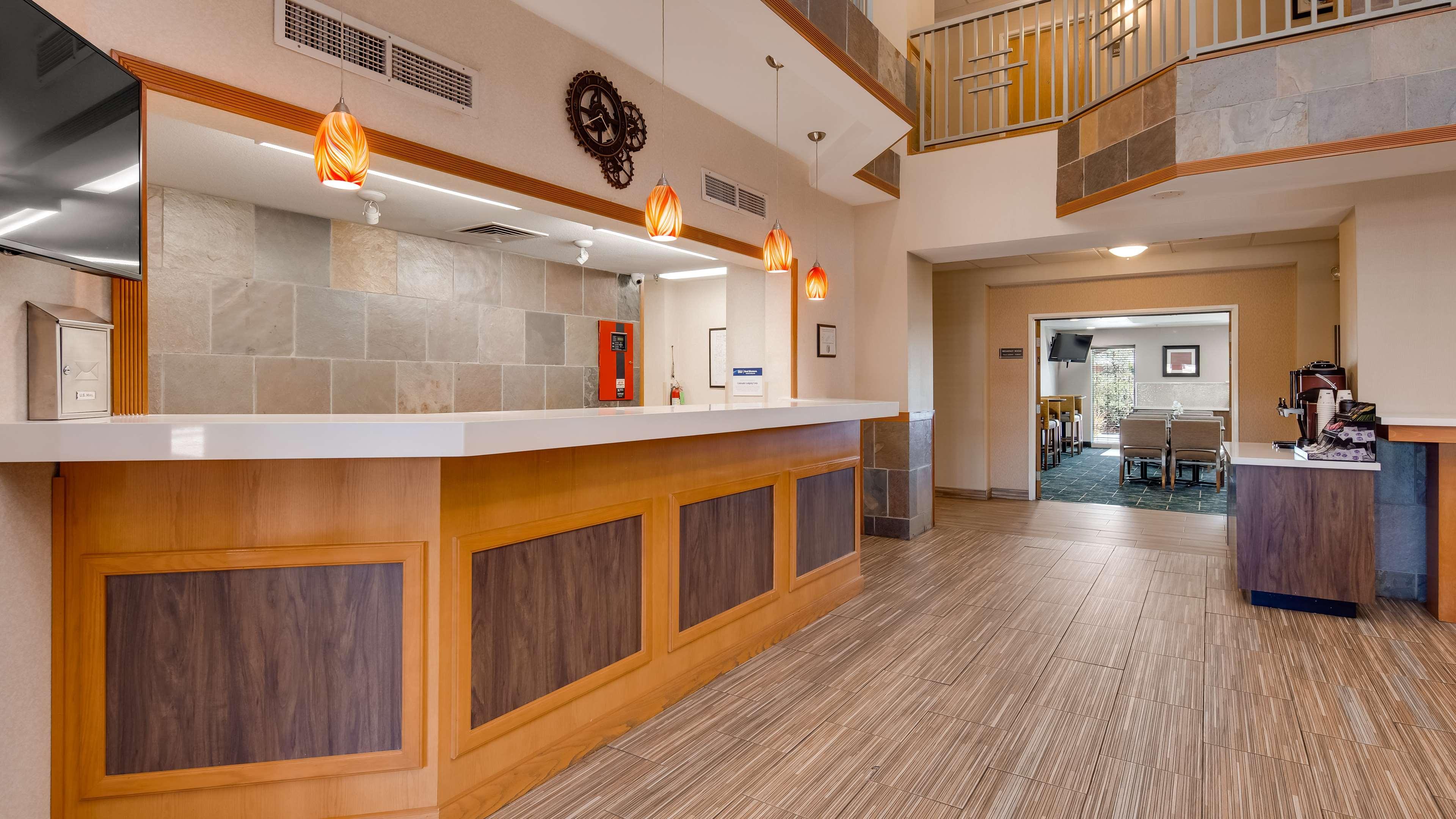 Best Western Plus Gateway Inn & Suites - Aurora Esterno foto