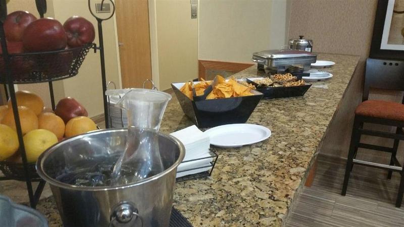Best Western Plus Gateway Inn & Suites - Aurora Esterno foto